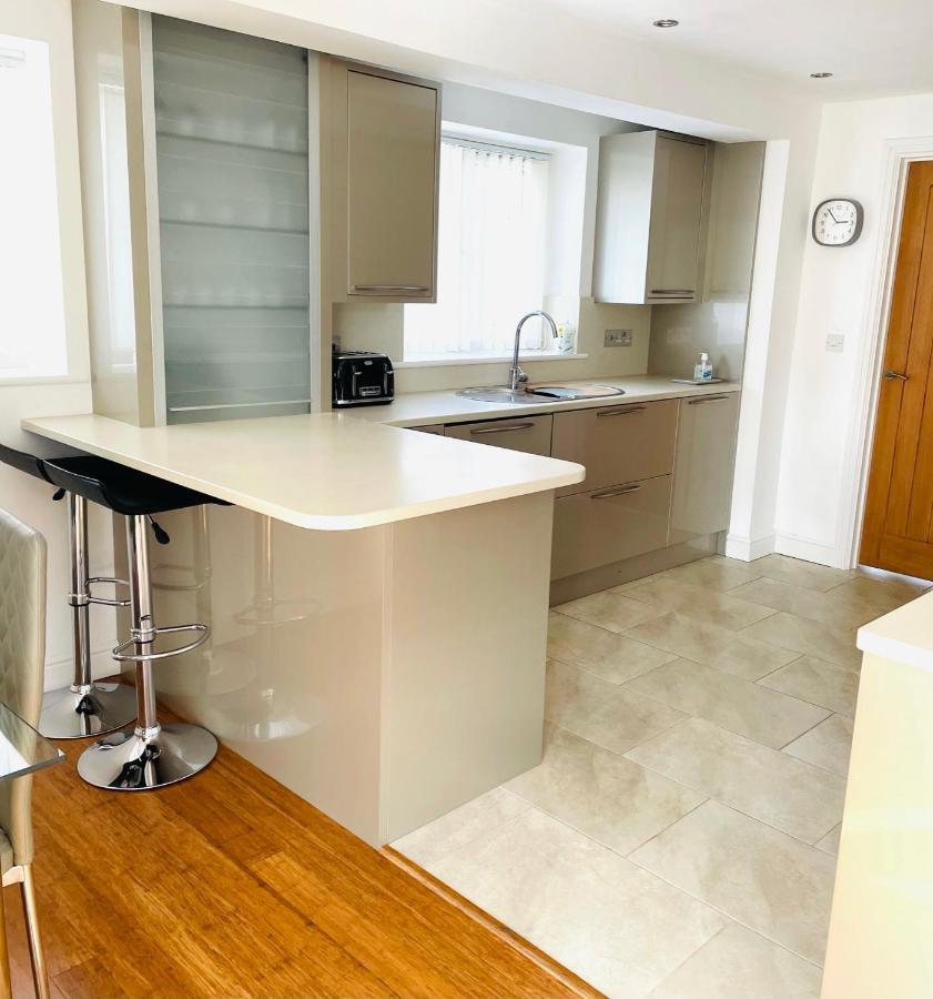 Sunny Corner, Padstow. Spacious 3 Bedrooms, 2.5 Bathrooms, Parking, Garden. Bagian luar foto